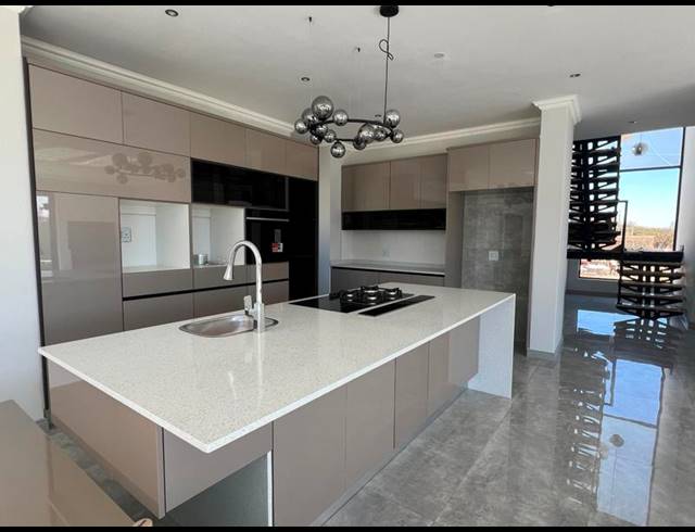 4 BEDROOM HOUSE FOR SALE IN MIDSTREAM HEIGHTS